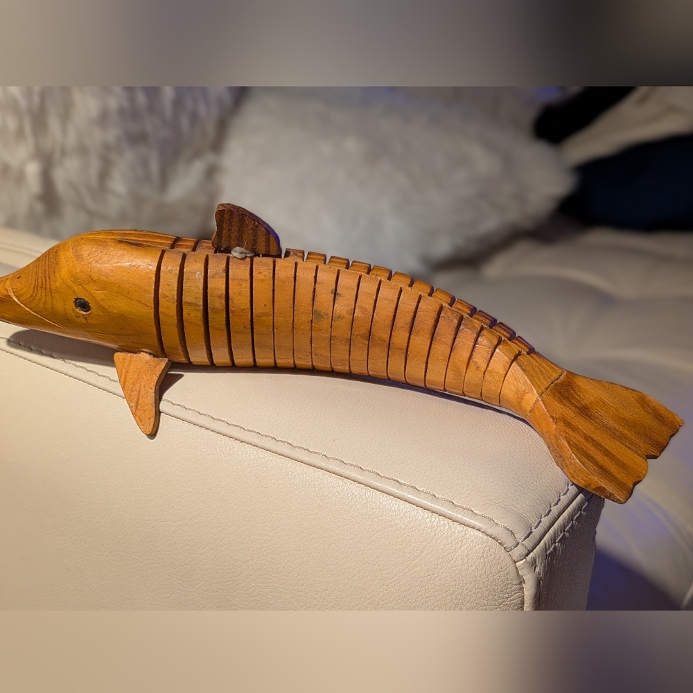 Brown Ribbed Wooden Fish Decor Accessory - Picture 10 of 11
